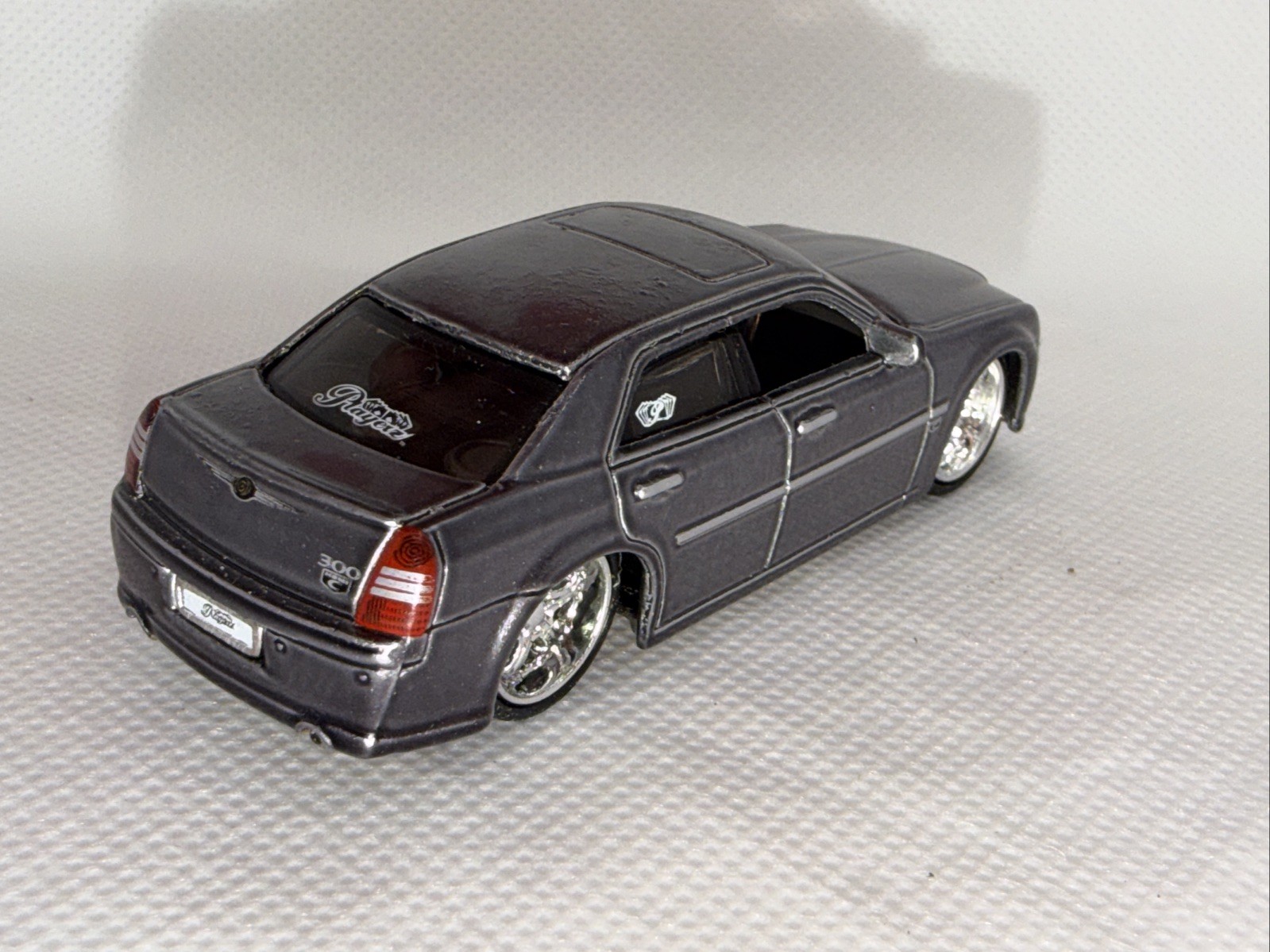 Maisto Playerz 1/64 2005 Chrysler 300C Hemi