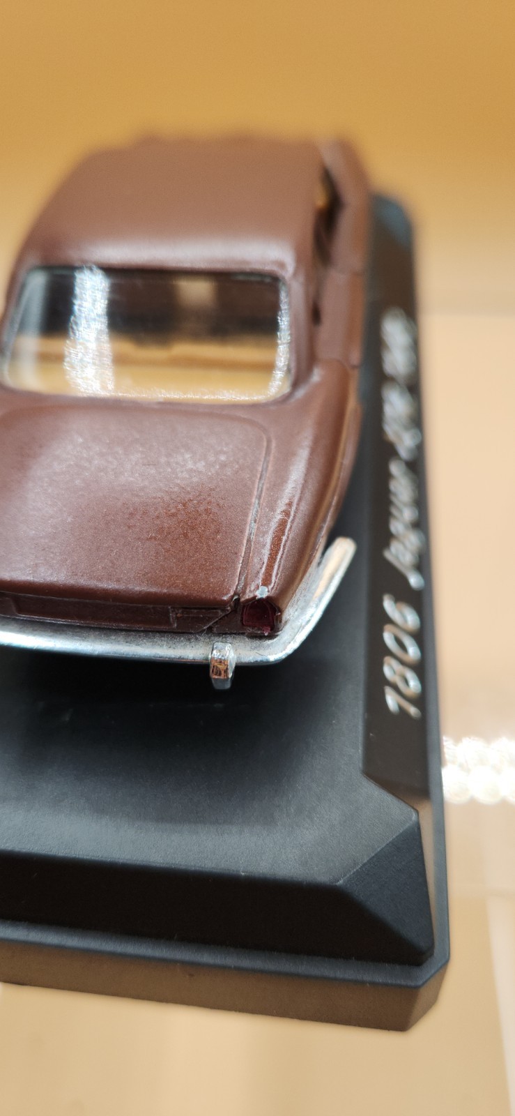 Jaguar XJ 12 Solido (France) 1/43 with stand and case