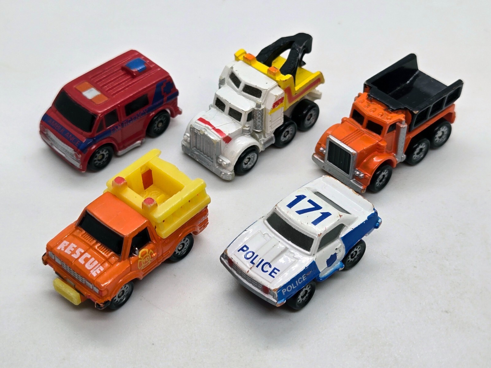 Micro Machines 1988 #7 CITY SERVICE Ambulance Police Fire Rescue Tow Dump Truck