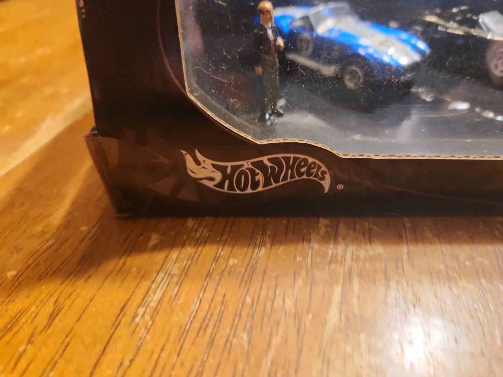 Hot Wheels Bruce Wayne Collection Batman 3 Car Set Jaguar/Ferrari/Shelby Read