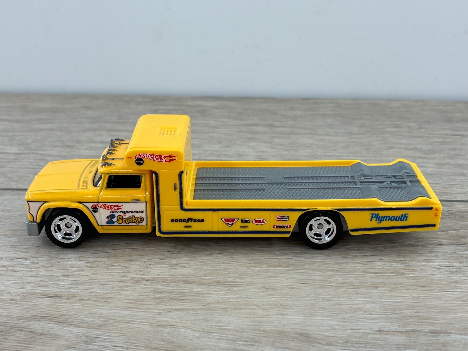 Hot Wheels 1972 Plymouth Barracuda Don Prudhomme Funny Car Retro Rig Truck 2017