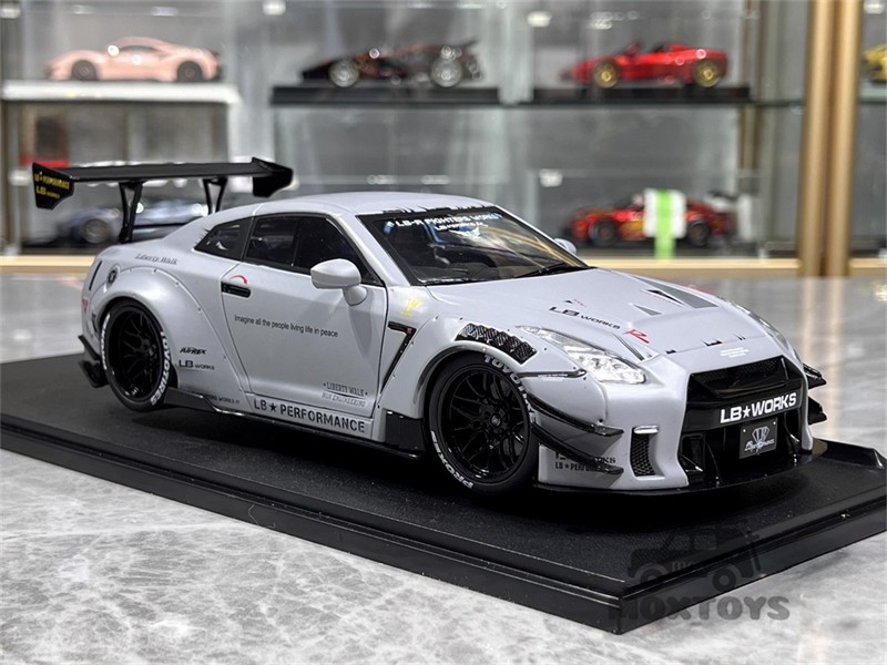 Solido 1:18 (R35) W/ LIBERTY WALK BODY KIT TYPE 2.0 GREY 2024 Diecast Model Car