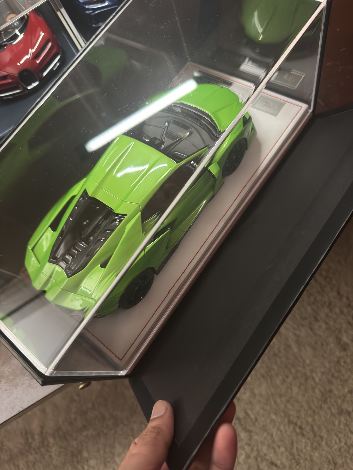 1/18 Ivy Models Lamborghini Revuelto in Green Leather Base 40 pcs
