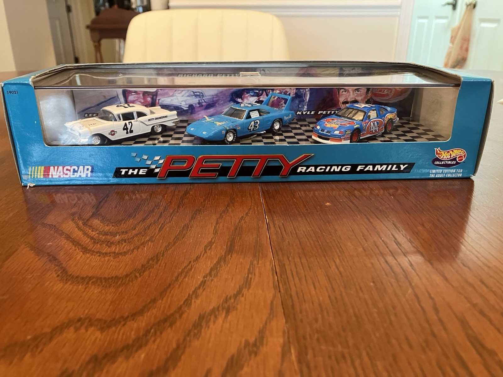 Hot Wheels PETTY RACING FAMILY Limited Ed. 3 Car Set, 1997. Lee, Richard, Kyle.