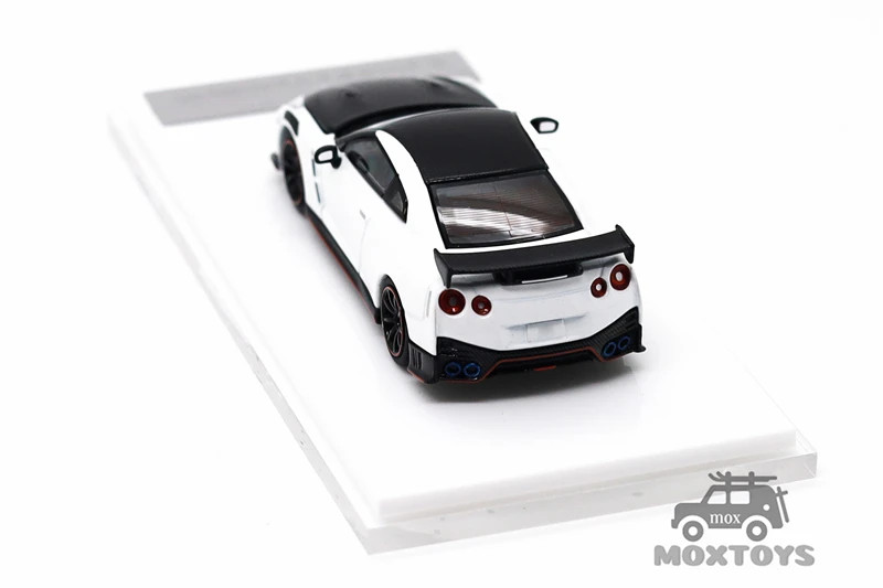 Motorhelix 1:64 R35 Special Edition 2022 Diecast Model Car