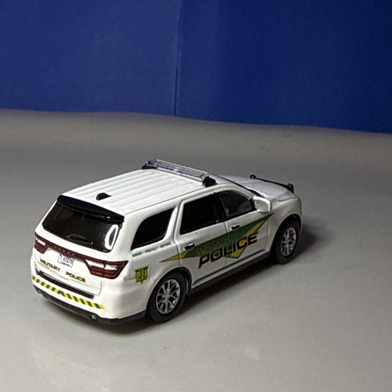 Greenlight 1:64 Custom Dodge Durango US Army Military Police