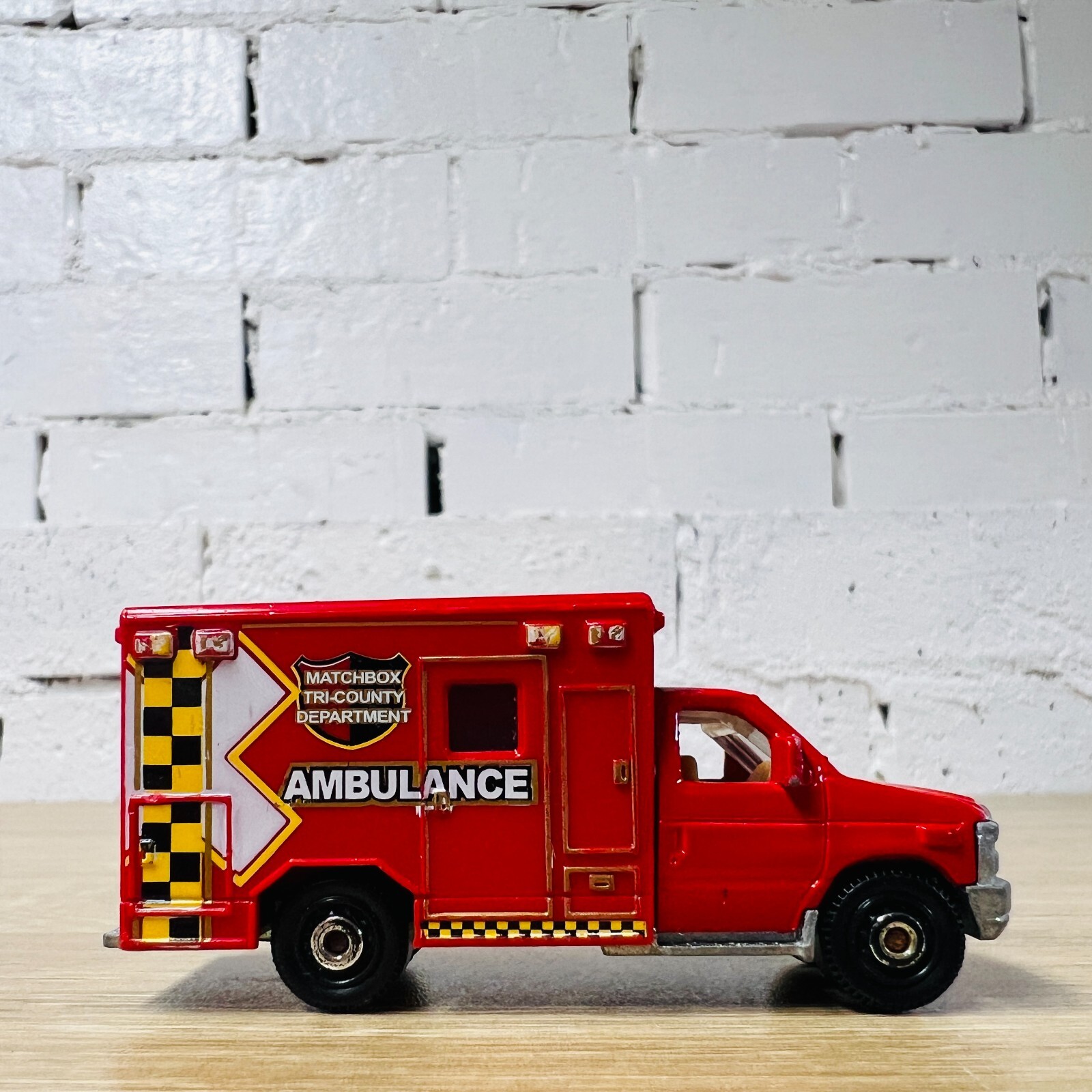 Ford E350 Ambulance 2009 MB771 Heroic Rescue 2014 Red Yellow Checker