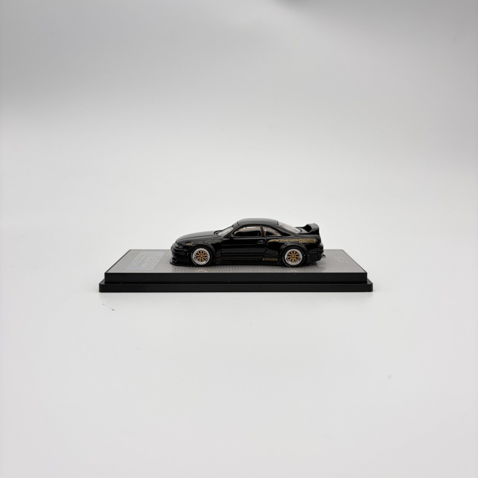INNO64 1:64 Nissan GTR BCNR33 Pandem Racket Bunny Black
