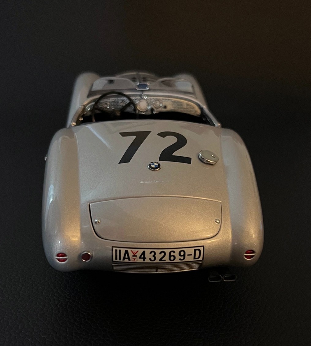AUTOart BMW 328 Roadster #72 1938 Mille Miglia winner 1/18