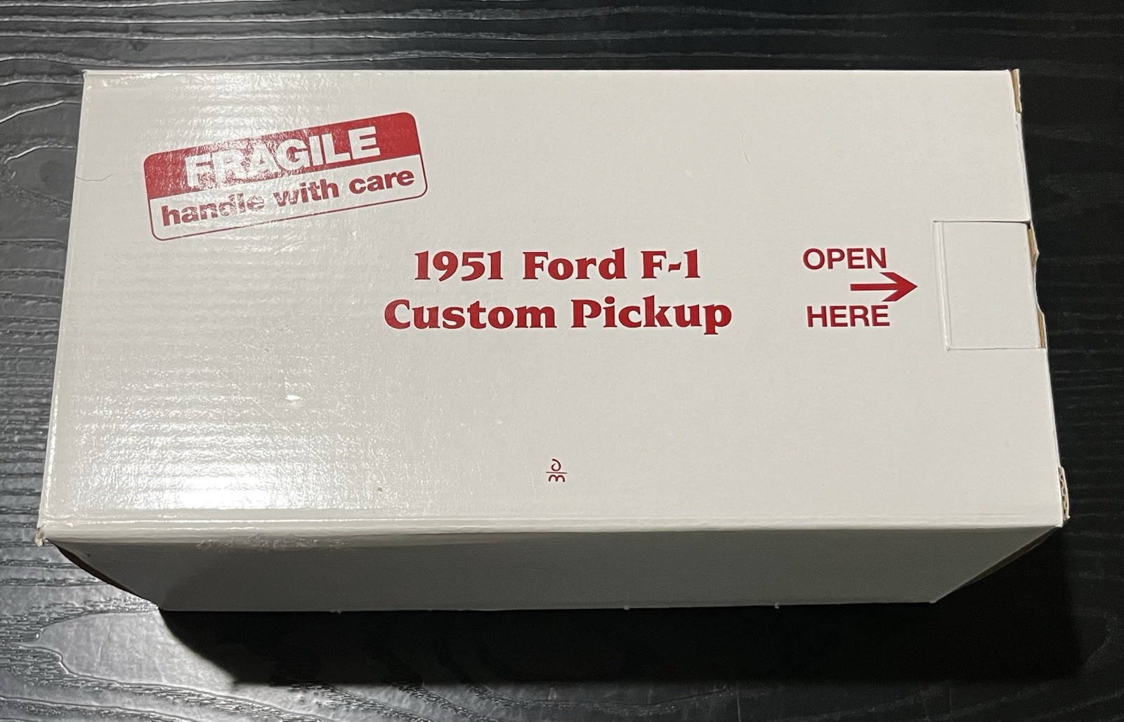1951 FORD F-150 CUSTOM PICKUP DANBURY MINT CANDY APPLE RED 1:24 DIECAST MODEL