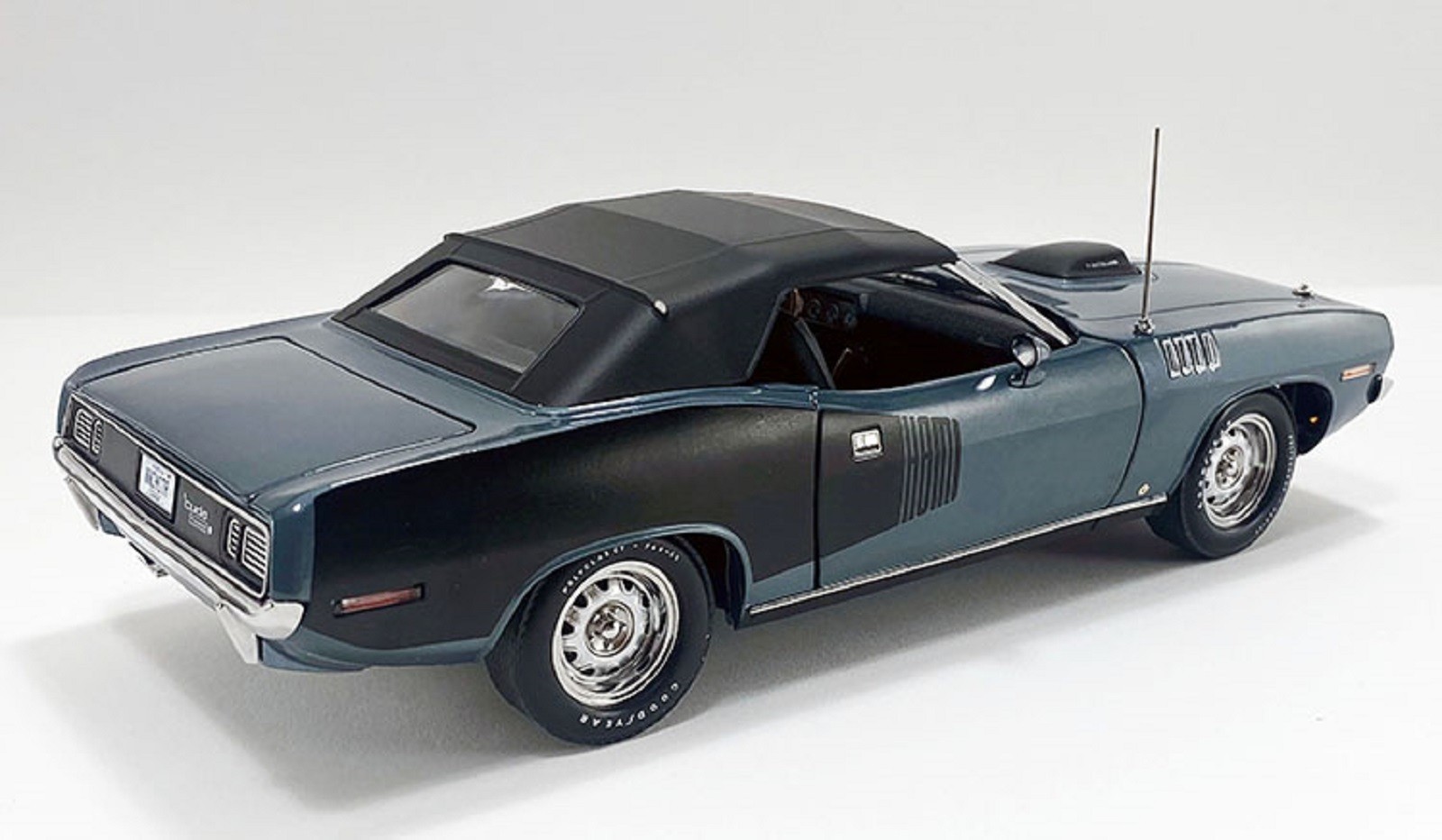 ACME 1:18 1971 PLYMOUTH HEMI CUDA CONVERTIBLE GRAY – A1806130 –