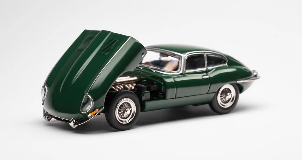 GFCC 1:64 1961 E Type Roadster Hard Top Sports Model Diecast Metal Car