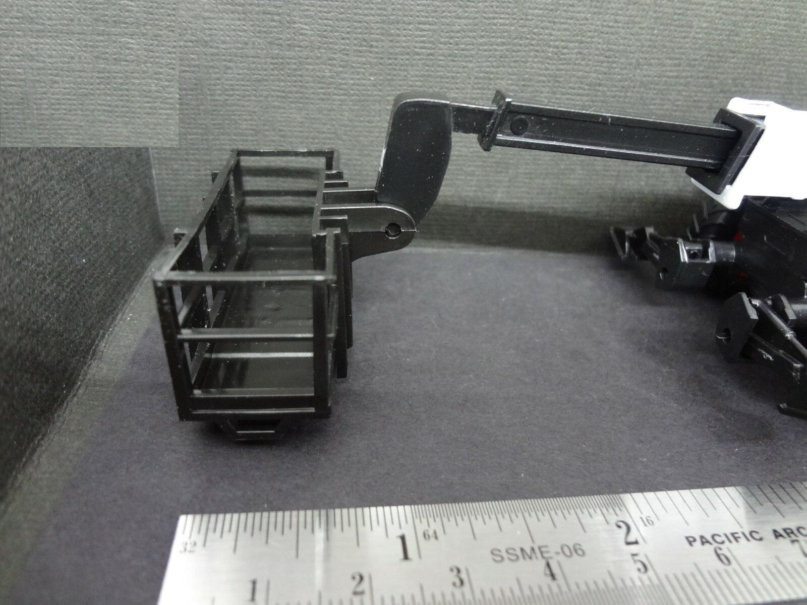 BOBCAT telescopic handler with man platform – Construction Warehouse