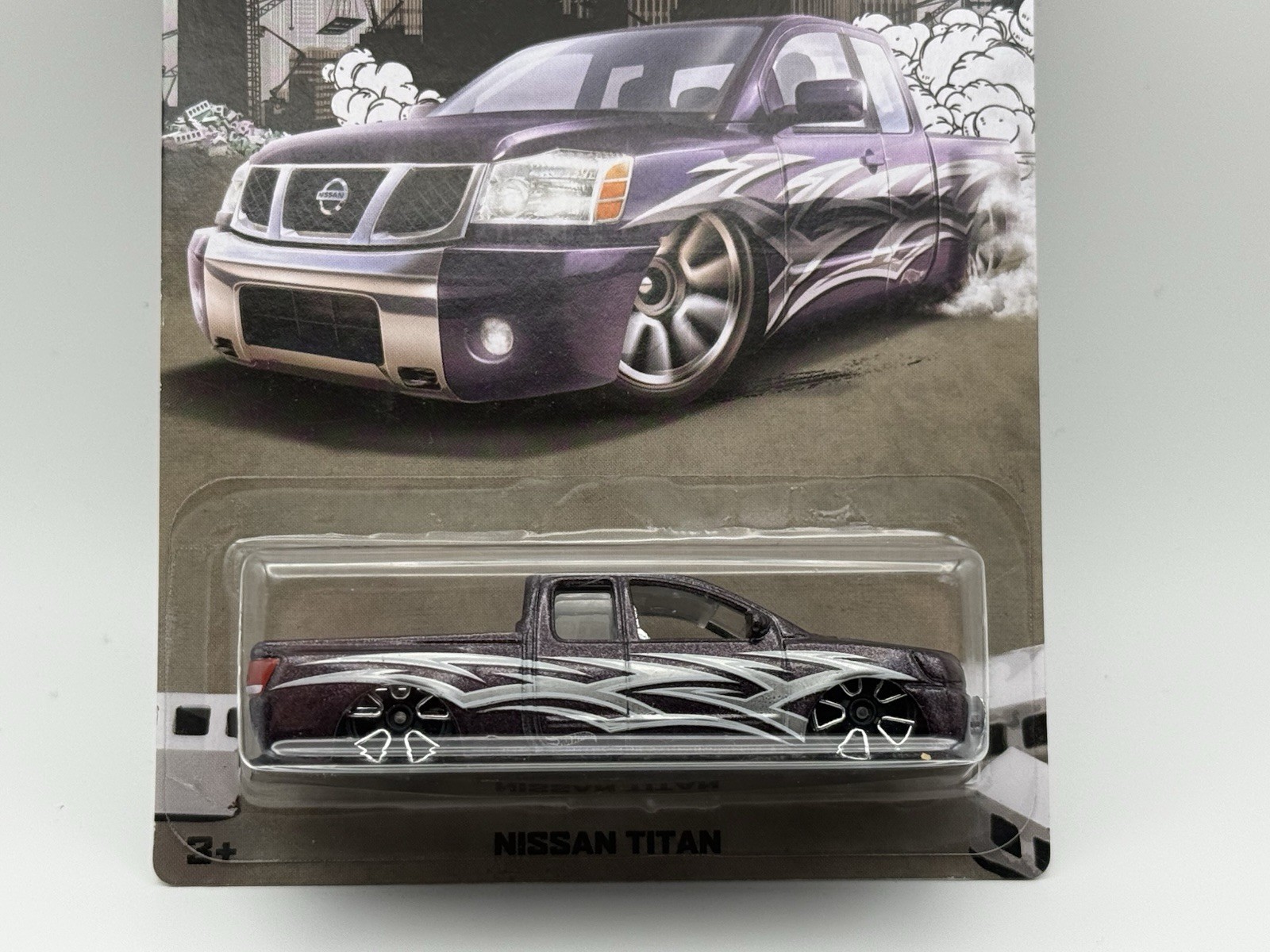 Hot Wheels Nissan Titan (2015) Exclusive Purple 5/8