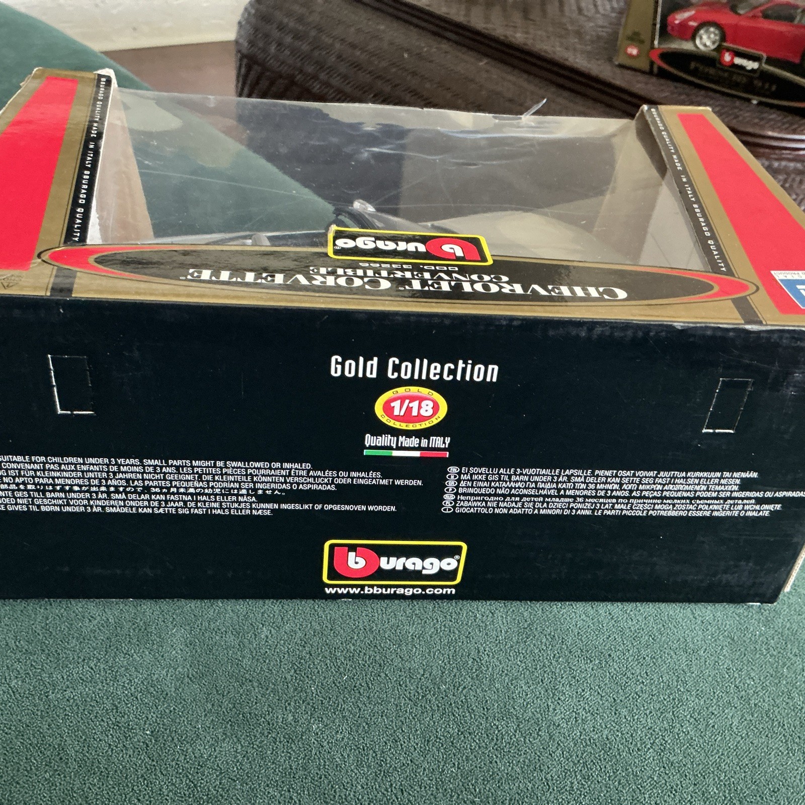 1998 Chevrolet Corvette Convertible Gold Collection #33266 1:18 Diecast Bburago