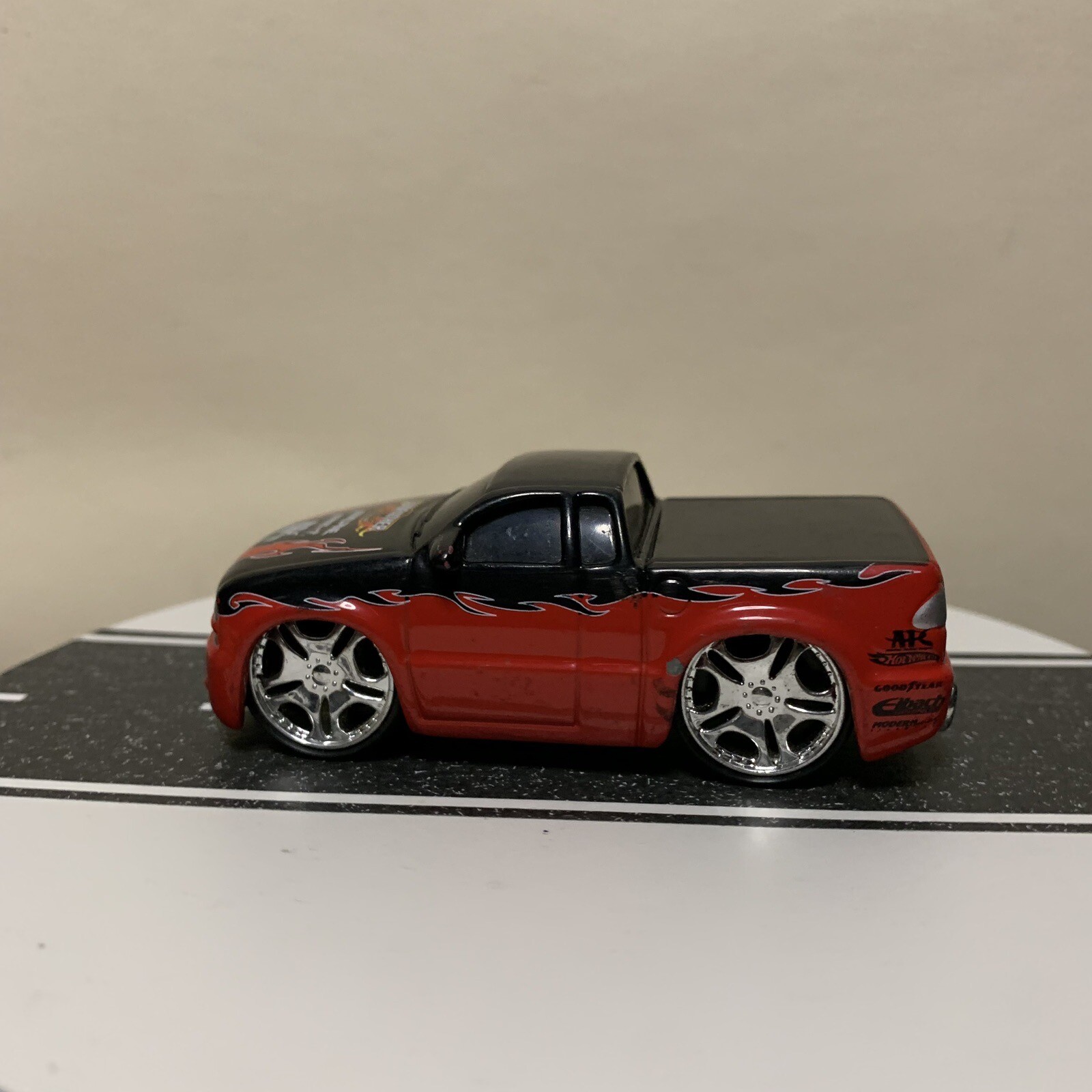 Hot Wheels Hot Tunerz Godfather Customs 2002 Chevy S10 Pickup Truck Red & Black