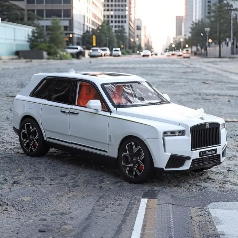 1:24 Rolls Royce Cullinan Alloy Diecast Car Model Vehicle Collection Gift NEW