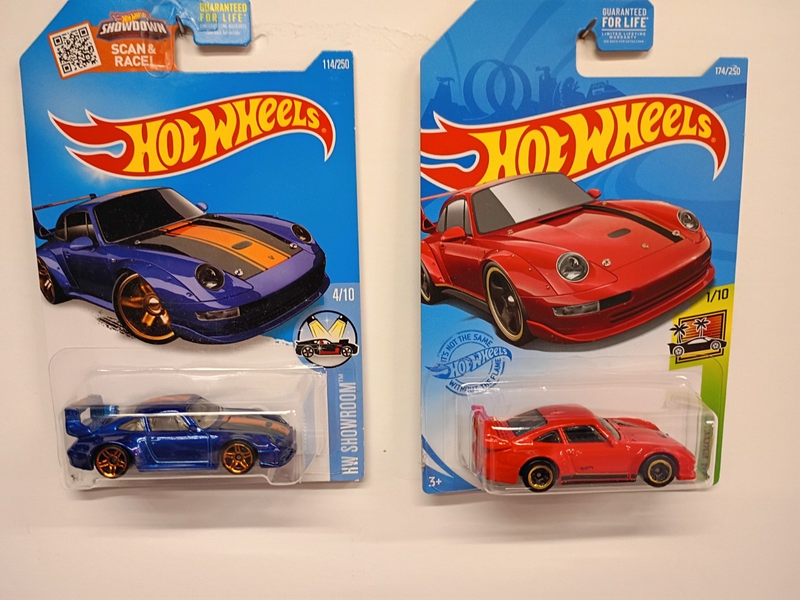2 Lot Hot Wheel Porsche 993 GT2 Blue HW Showroom, Red 1/10 Exotics Protecto Pak