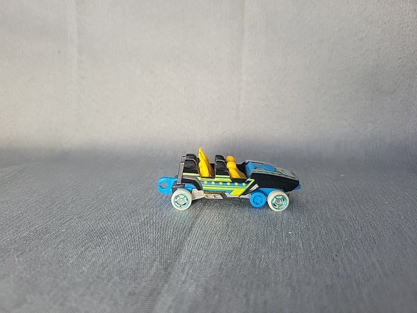 2014 Hot Wheels Loopster Hands Up Variation Roller Coaster Connecting Glow Wheel