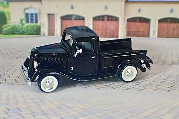 Vintage Motoring 1935 Ford Flathead V8 Step-side Pickup 1/64 Scale Ltd Edition Z
