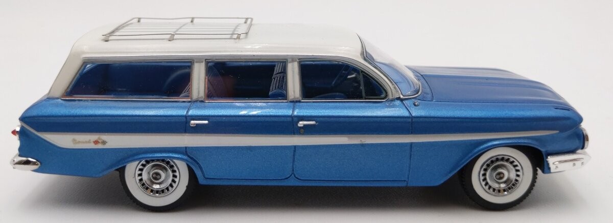 NEO 46966 1:43 Scale Diecast 1961 Chevrolet Nomad Station Wagon EX