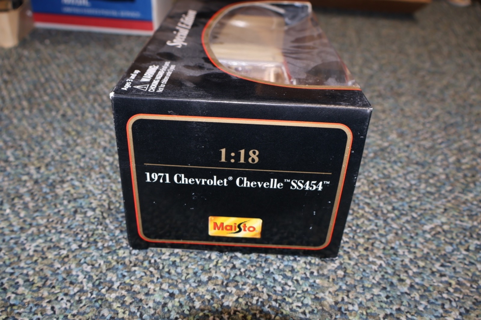 Maisto 1:18 1971 Chevrolet Chevelle SS 454 Convertible Model Car in Orange