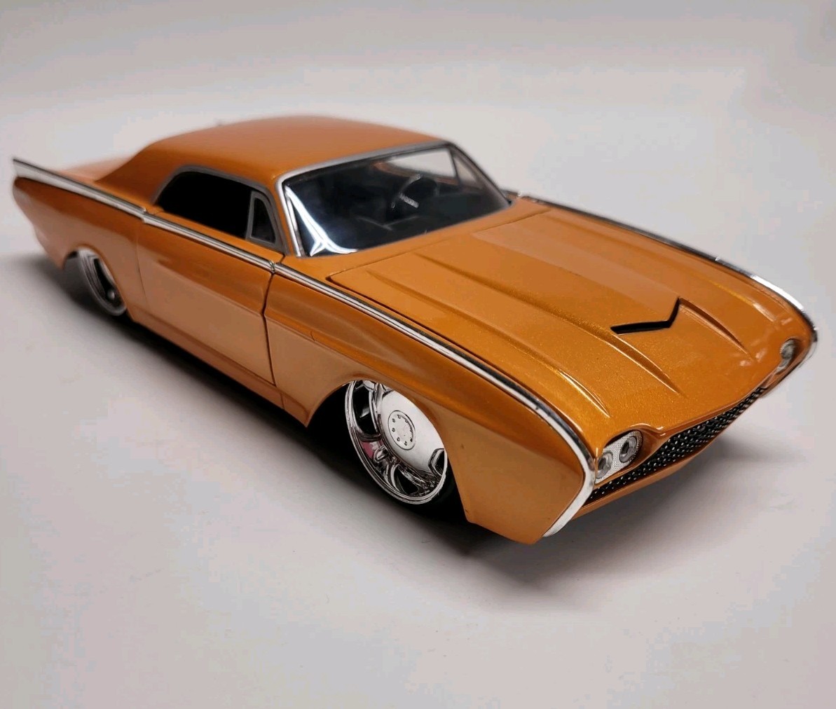 Jada Toys Dub City 1:24 Scale Die Cast 1963 Thunderbird Orange Rick Dore