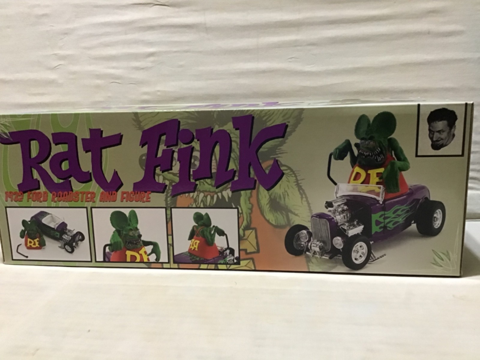 FORD 1932 RAT FINK WITH FIGURE PURPLE FLAMED ROADSTER 1/18 ACME #A1805020 NICE