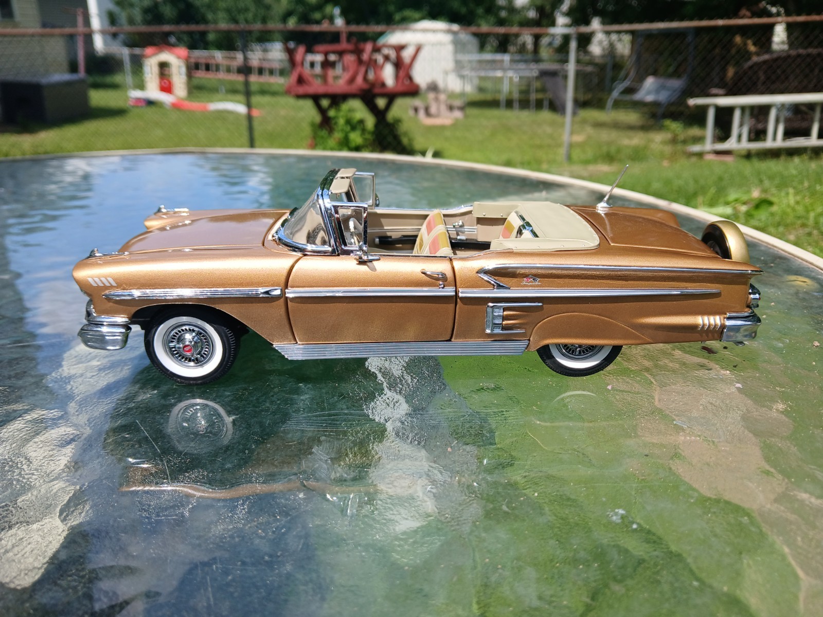 1:24 Danbury Mint 1959 Chevy Impala Anniversary Gold Metallic Near mint w/box