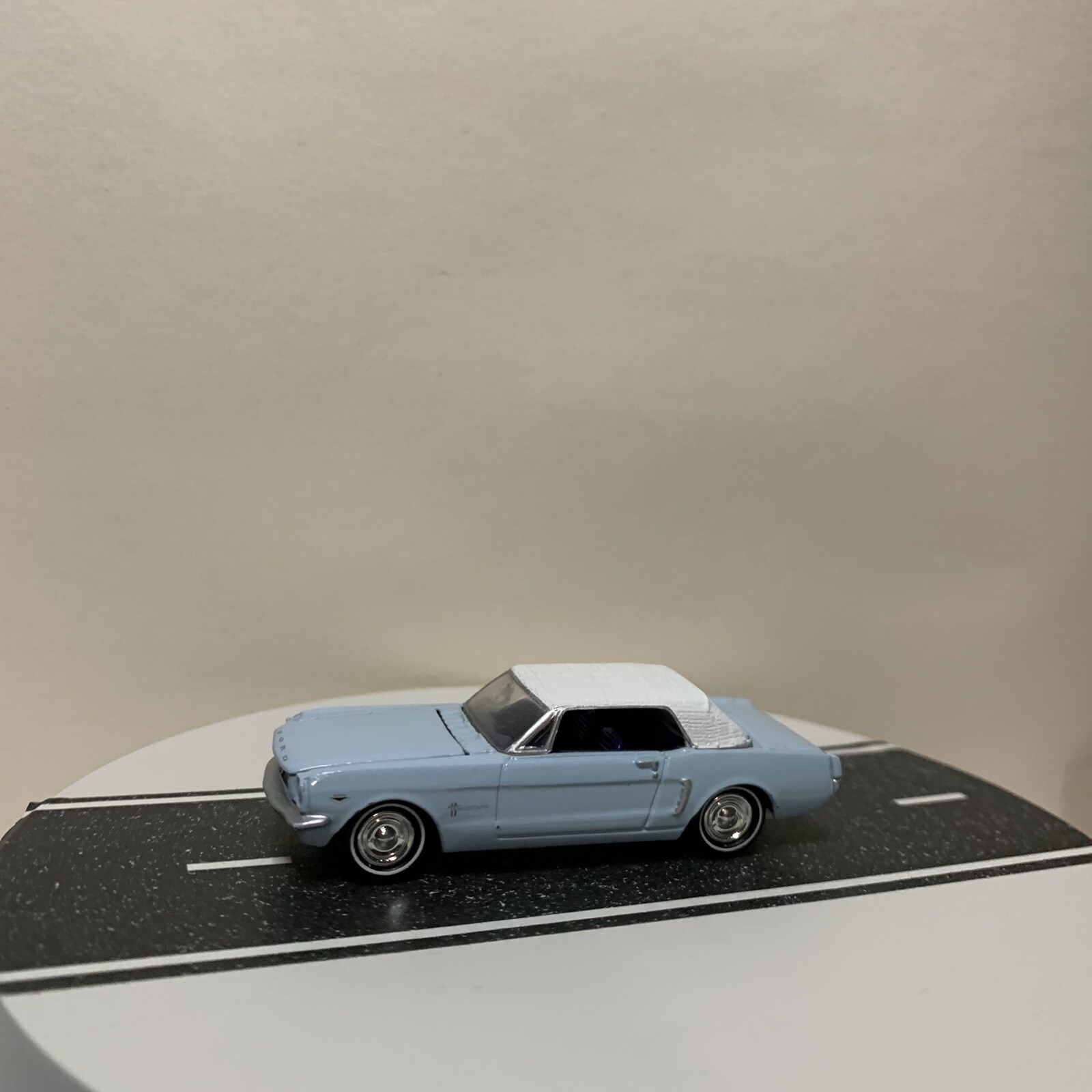 Johnny Lightning James Bond 007 Thunderball Light Blue Ford Mustang Convertible