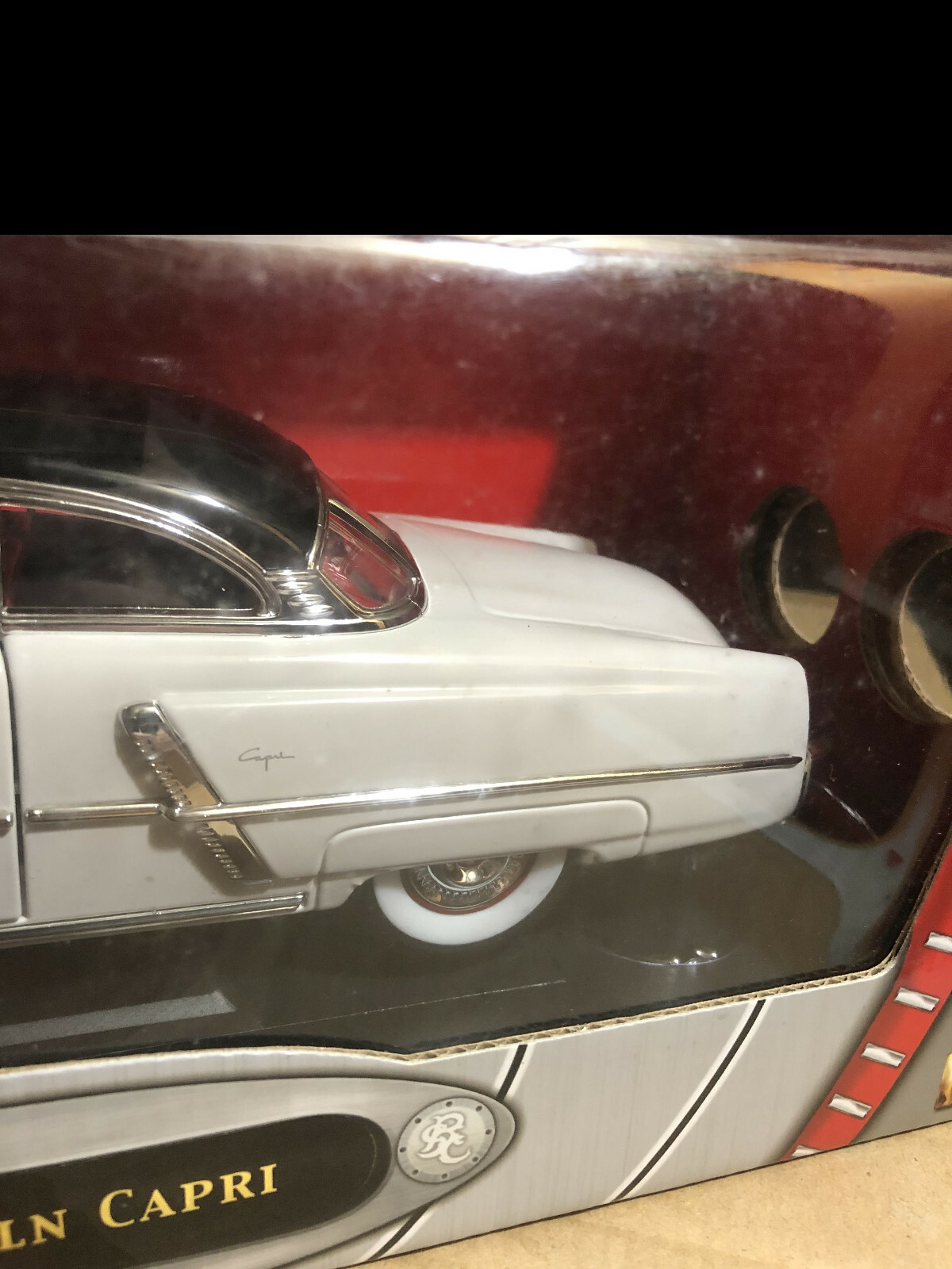 1952 Lincoln Capri WHITE 1:18 Road Legends YatMing 92808