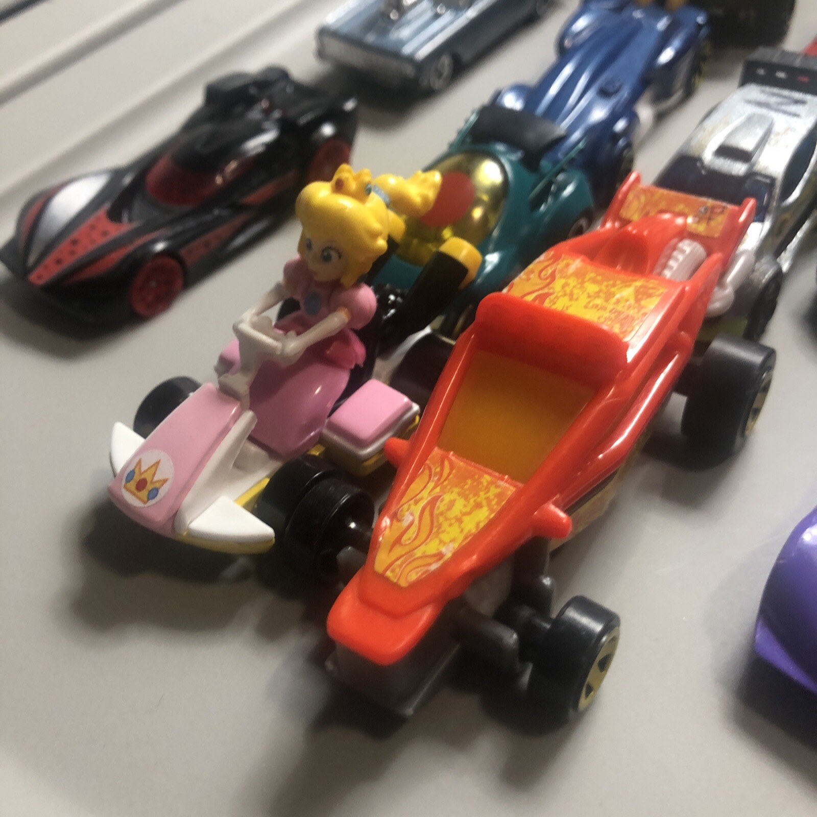 Hot Wheels Lot Of 17 Mixed Please See Photos