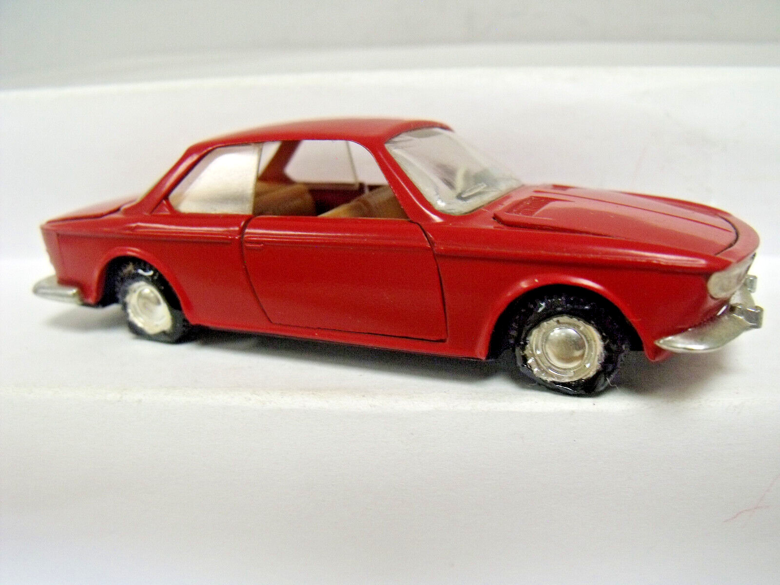 SABLON #4, BMW 2000CS, RED, VERY GOOD CONDITION -BAD WHEELS, NO BOX, COMB SHIP