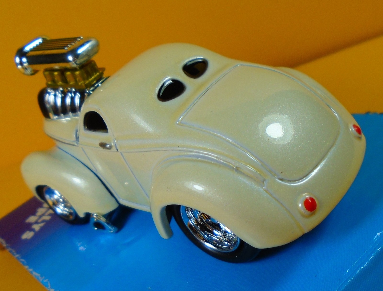 1941 41 Ford Willy’s Coupe Muscle Machines 1/64 2002 *NEW