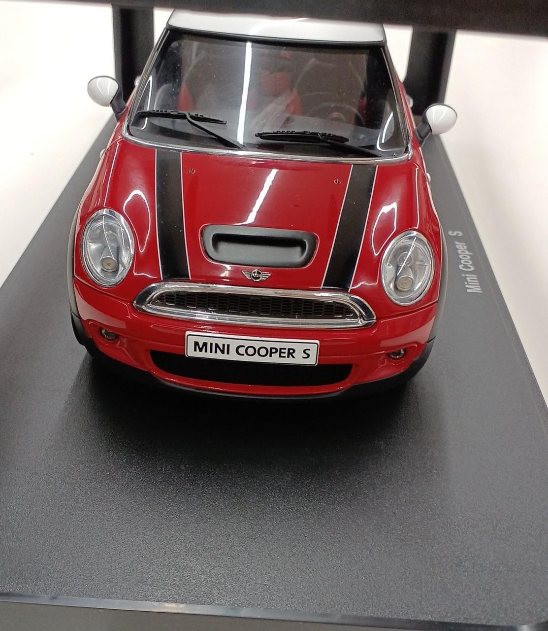 1/18 AUTOART MINI COOPER S Red x White Collectables 17+