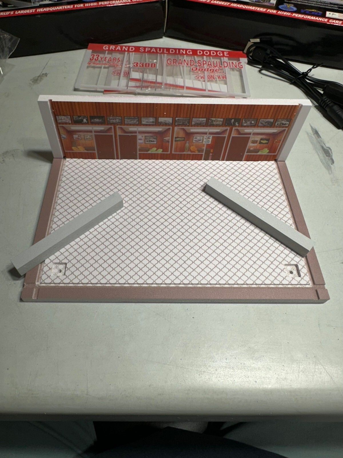 1/64 SCALE, MR. NORMS GRAND SPAULDING DODGE SHOWROOM DIORAMA !