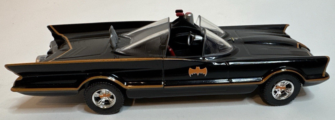 Jada 1:32 Classic TV Series 1966 Batmobile Model Car