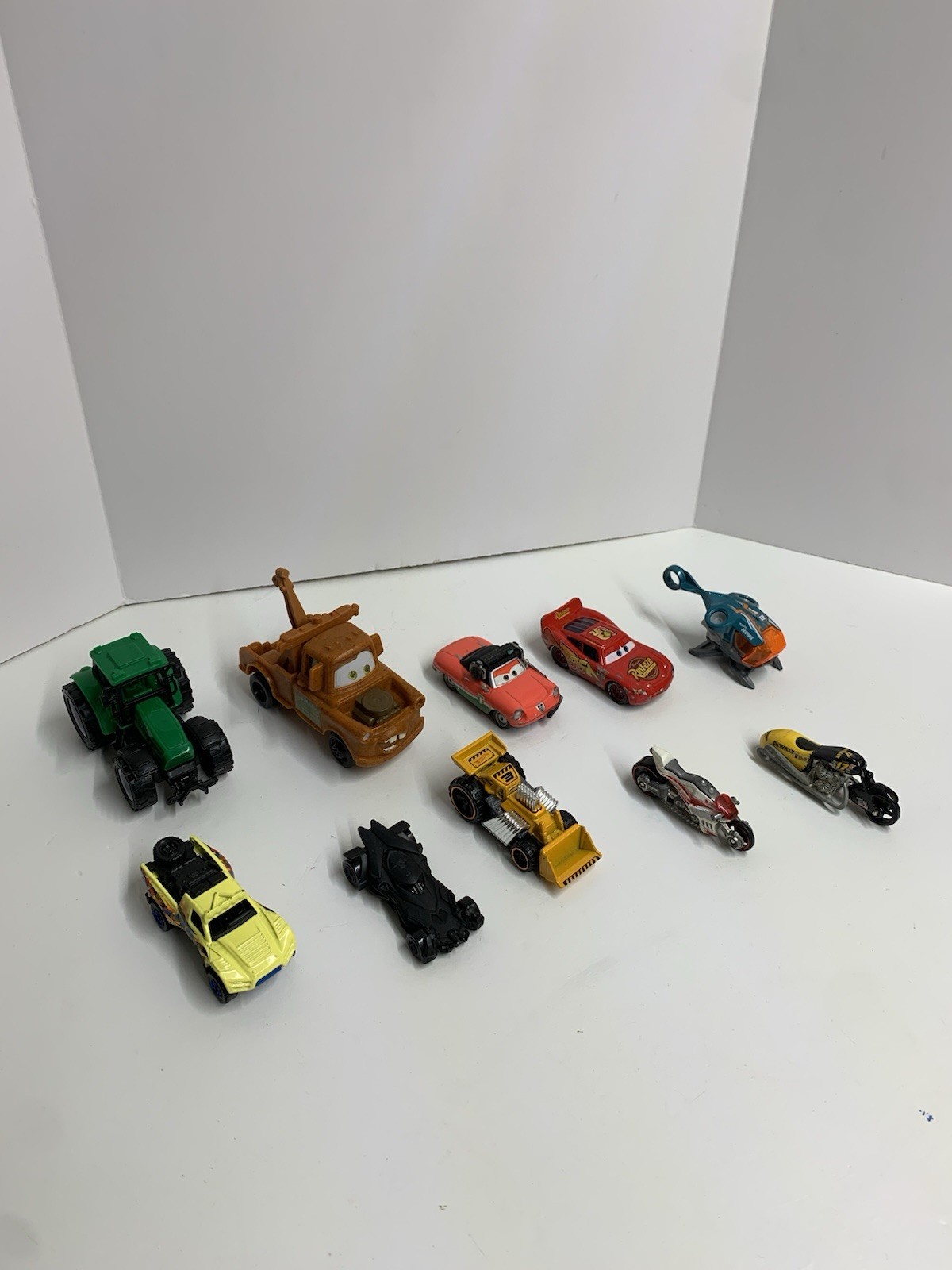 Lot Of 10 Toy Cars Die-cast And Plastic Hot wheels And Other Brands Preowned.