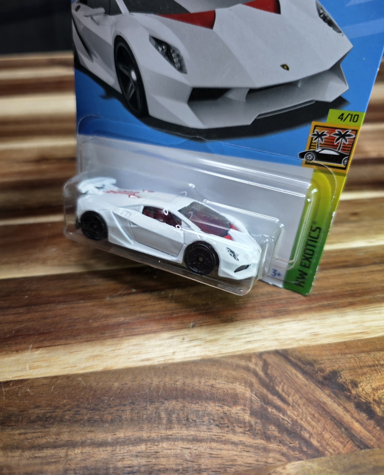 Hot Wheels Exotics 1:64 Lamborghini Huracán Liberty Walk