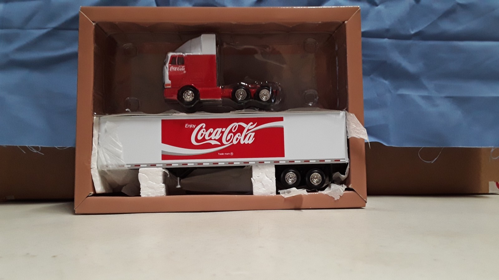 PEM 1/64 Scale COCA-COLA International Cabover Tractor/Trailer NOS (CC-321