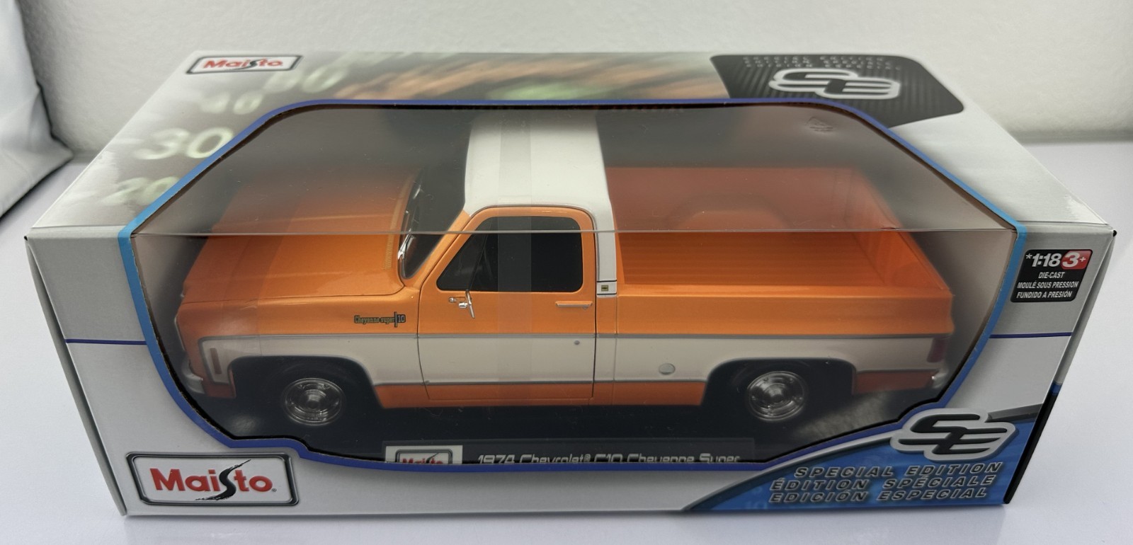Maisto “1974 Chevrolet C10 Cheyenne Super” 1:18 scale. Diecast Model Car. New