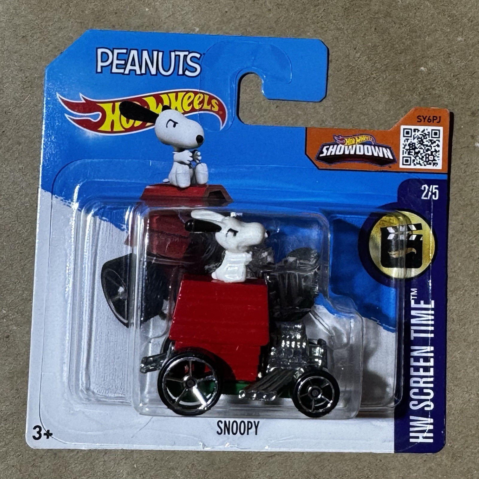 2016 Hot Wheels HW Screen Time Peanuts SNOOPY With Doghouse 222/250 Short Card