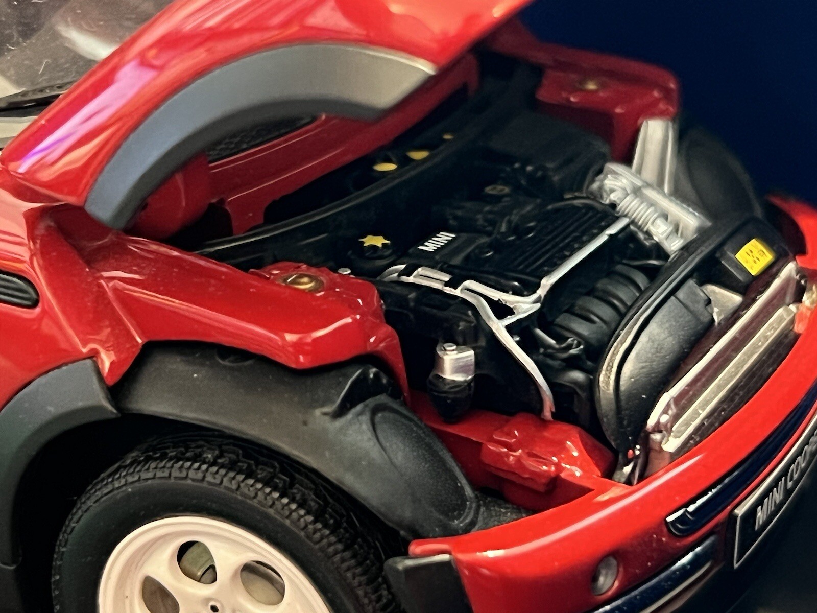 AUTOART BMW MINI COOPER RED 74822 1/18