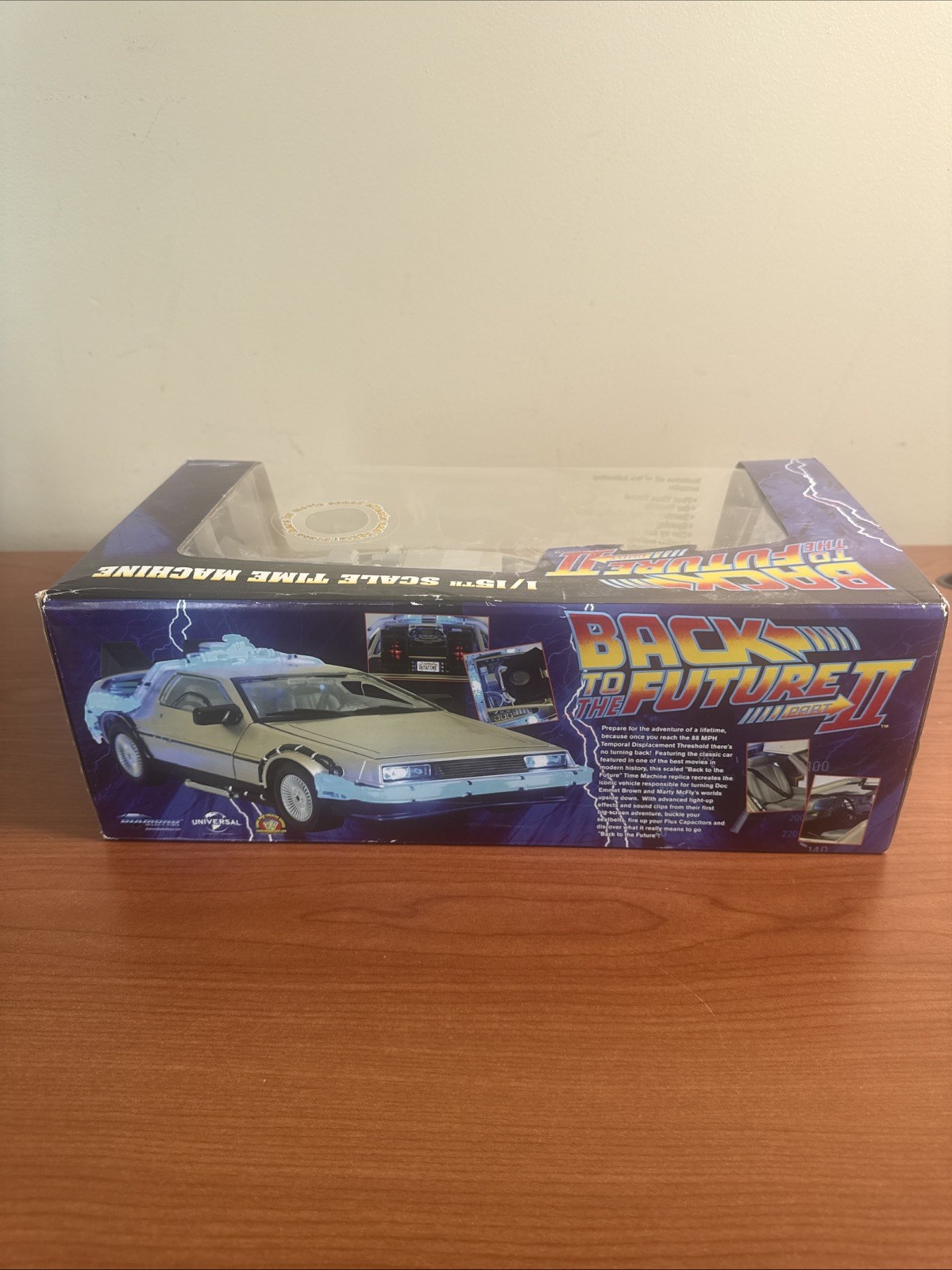 Back To The Future II Delorean Time Machine 1:15 Scale Diamond Select Toys