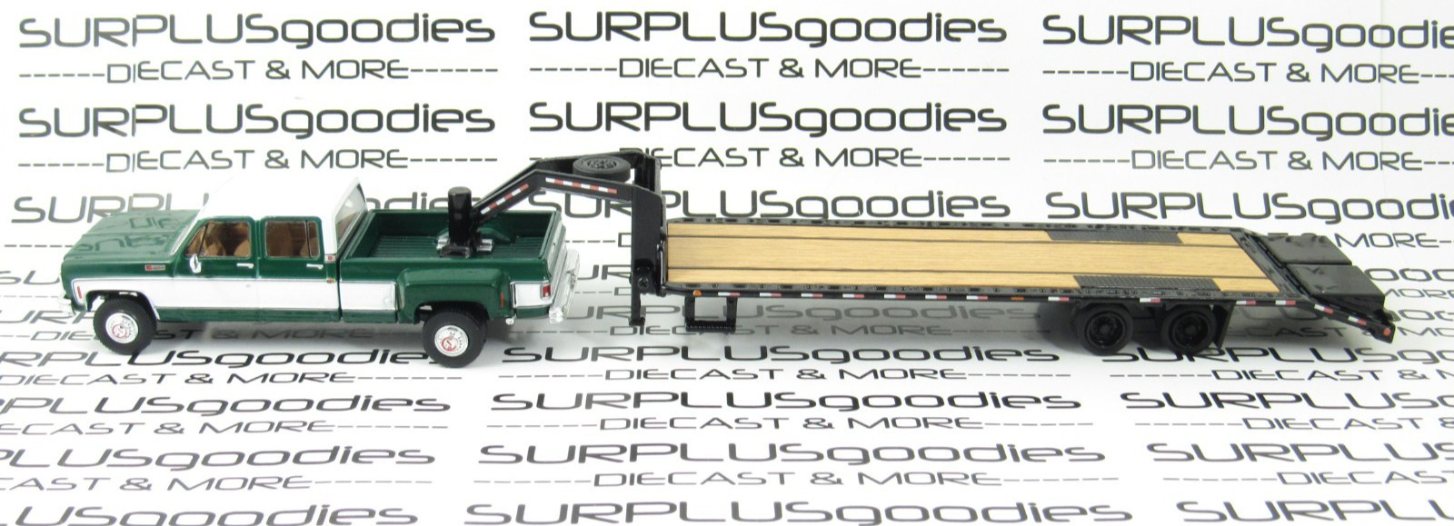 IXO 1:64 Green 1973 GMC SIERRA GRANDE 3500 Crew Cab Dually w/Gooseneck Trailer