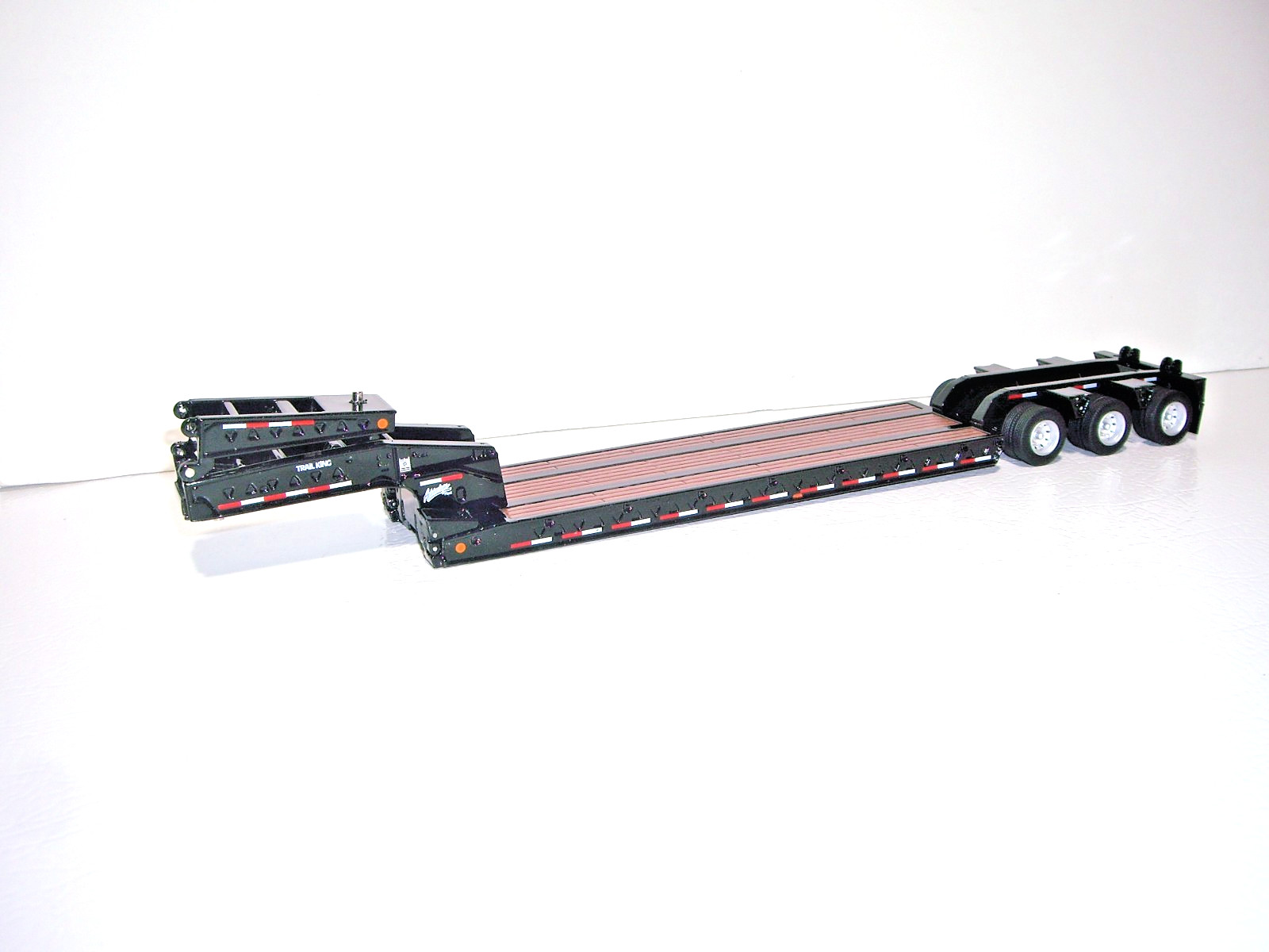 DIECAST MASTERS 1/64 PETE 589 & TRAILKING LOWBOY, JEEP&BOOSTER SAME SCALE AS DCP