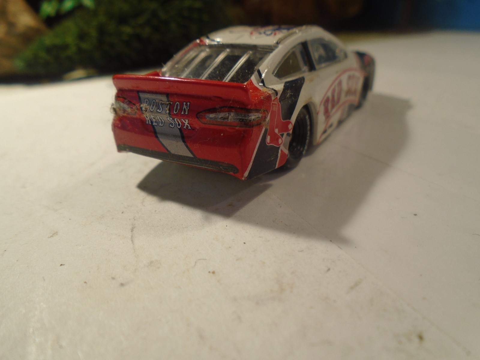 LIONEL/MLBP RACING 1/64 SCALE DIECAST BOSTON RED SOX CAR, EXCELLENT 1-185-1