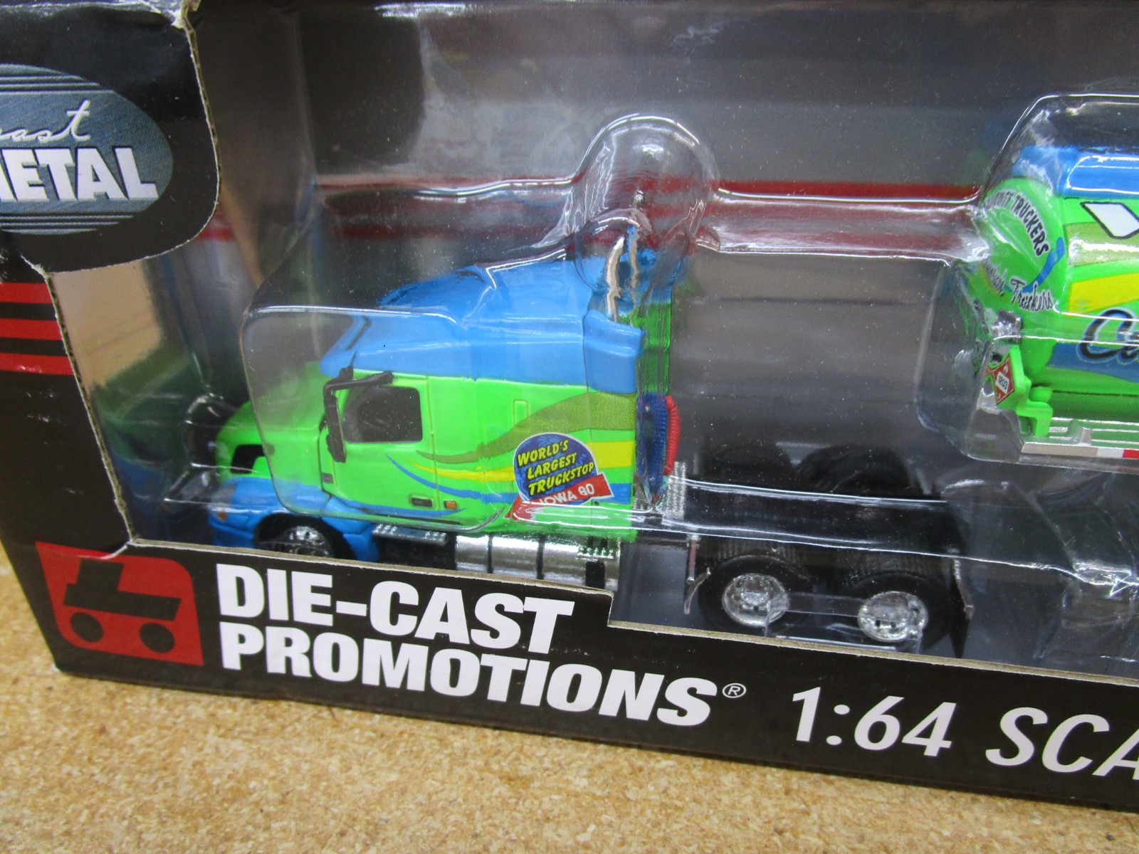 DCP Volvo semi truck Walcott truckers Jamboree 2013 1/64 Iowa diecast Z