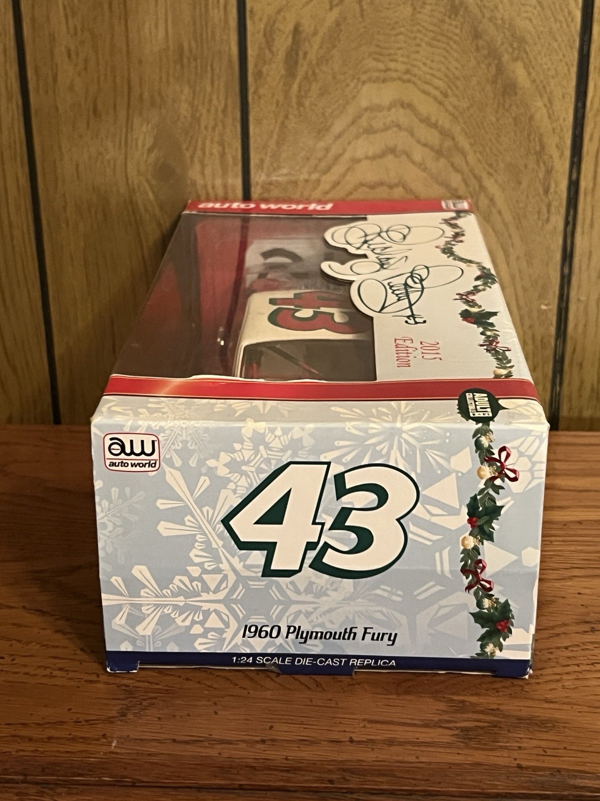 #43 Richard Petty 1960 Plymouth Fury 1:24 Diecast Christmas 2015 Edition