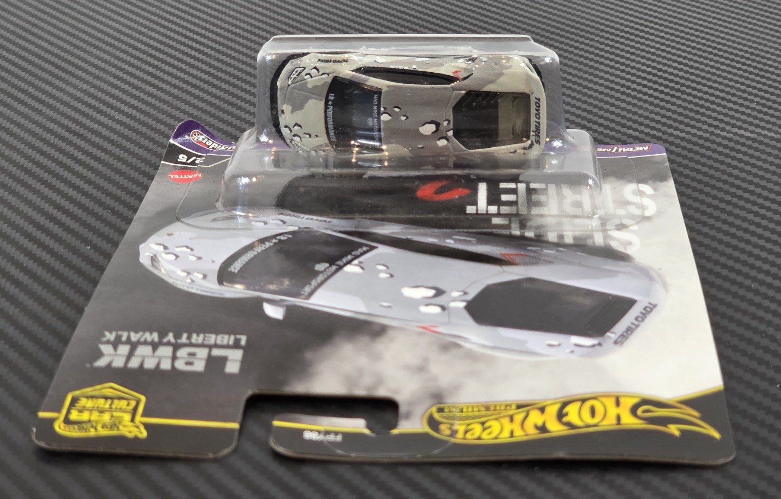 Hot Wheels Premium Car Culture Liberty Walk LB-Works Lamborghini Huracan 2/5
